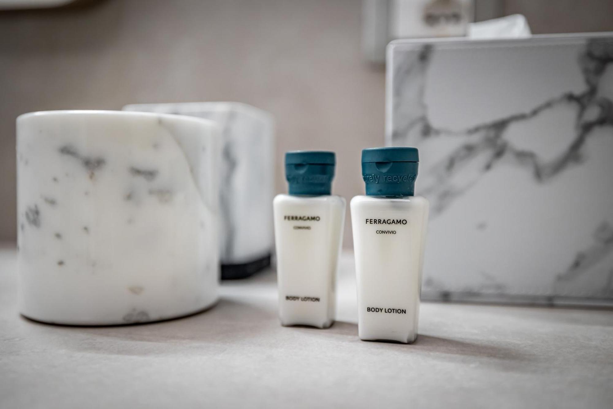 Dimora Collection - Le Corti - Boutique Luxury Suites In A Restored 13Th Century Convent, With Sauna And Gym (Adults Only) Florença Exterior foto