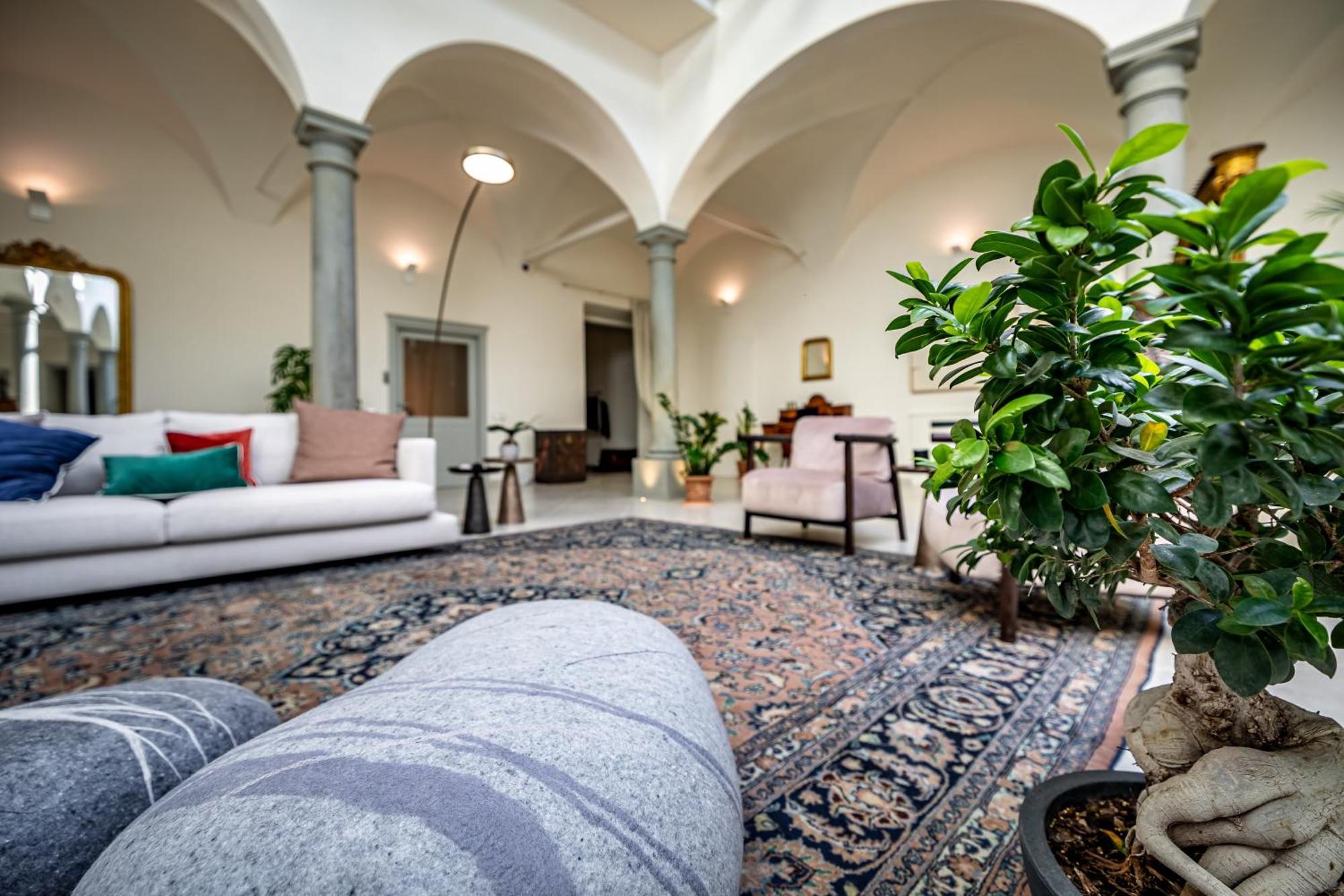 Dimora Collection - Le Corti - Boutique Luxury Suites In A Restored 13Th Century Convent, With Sauna And Gym (Adults Only) Florença Exterior foto