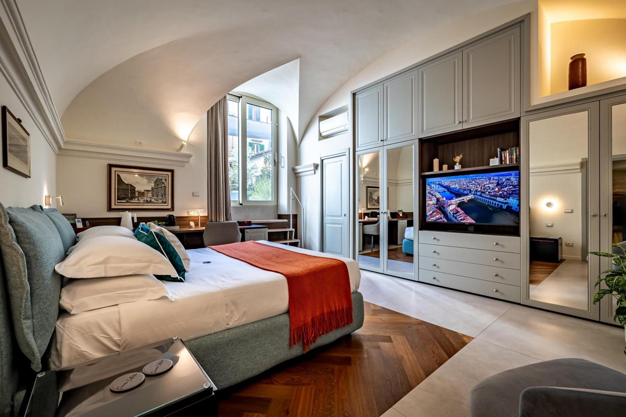 Dimora Collection - Le Corti - Boutique Luxury Suites In A Restored 13Th Century Convent, With Sauna And Gym (Adults Only) Florença Exterior foto