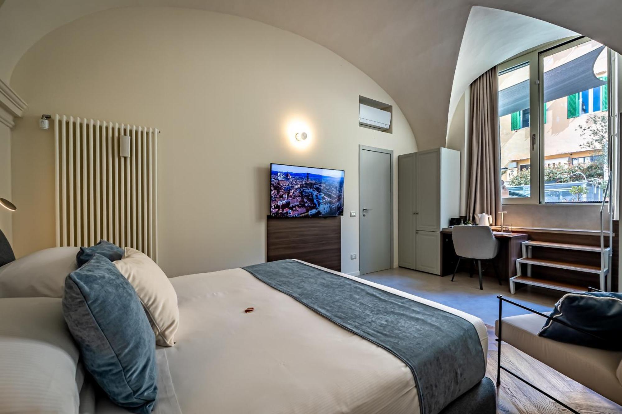 Dimora Collection - Le Corti - Boutique Luxury Suites In A Restored 13Th Century Convent, With Sauna And Gym (Adults Only) Florença Exterior foto