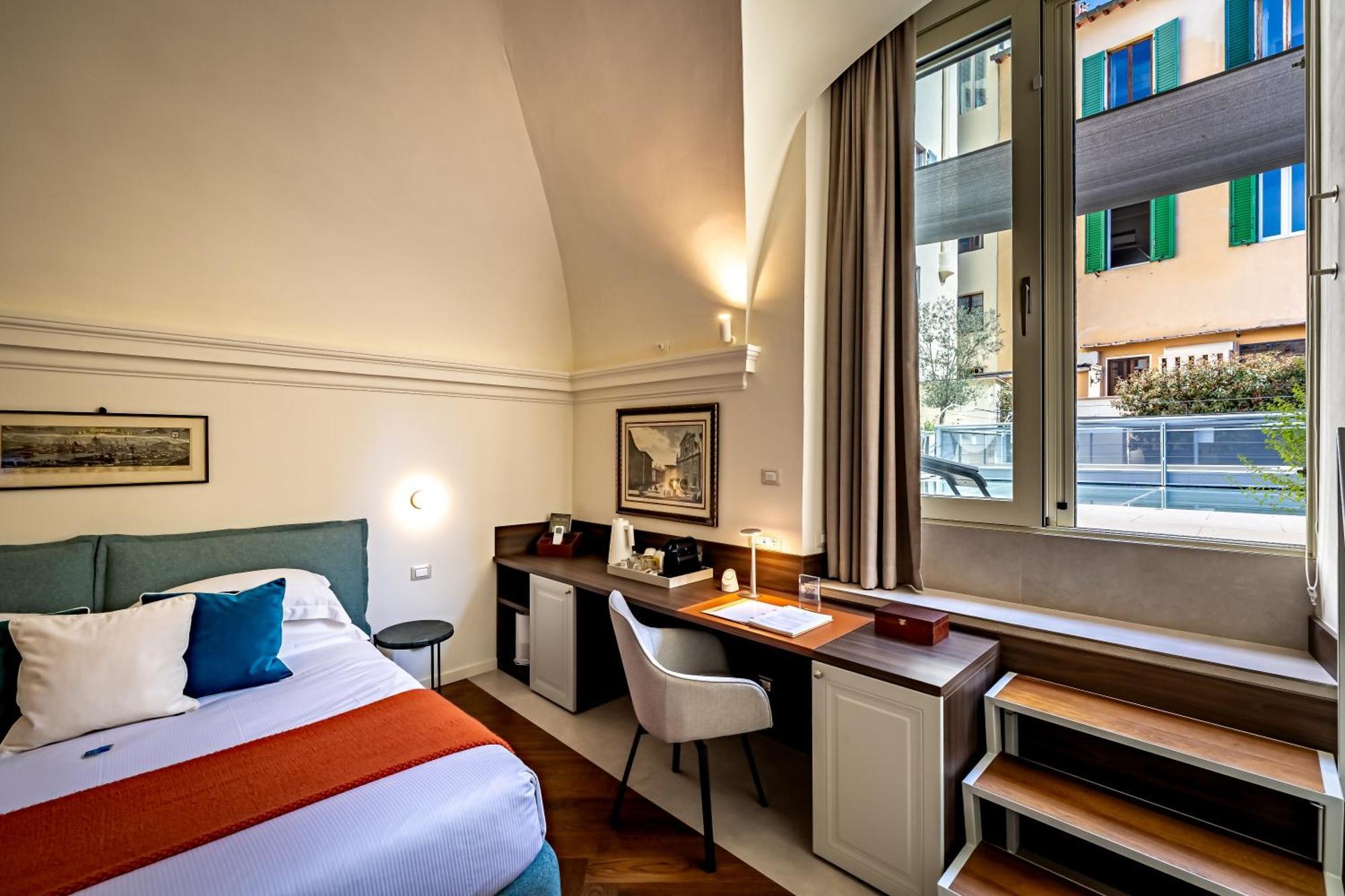 Dimora Collection - Le Corti - Boutique Luxury Suites In A Restored 13Th Century Convent, With Sauna And Gym (Adults Only) Florença Exterior foto